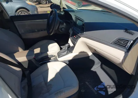 2017 Hyundai Elantra Se z USA, uszkodzony, nr VIN 5NPD84LF7HH116313